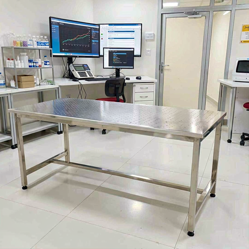 میز کلین روم